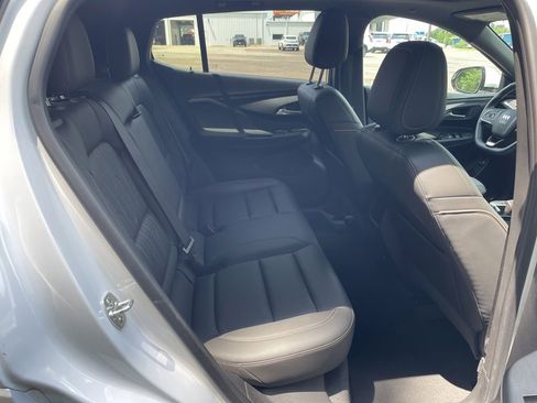 Used 2025 Buick Envista Avenir FWD image 28