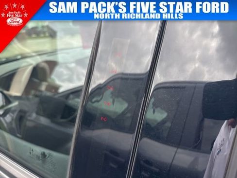 Used 2020 Ford Explorer XLT w/ Comfort Package image 7