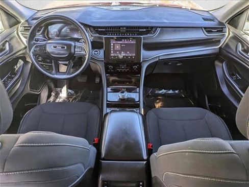 Used 2023 Jeep Grand Cherokee L Laredo image 17
