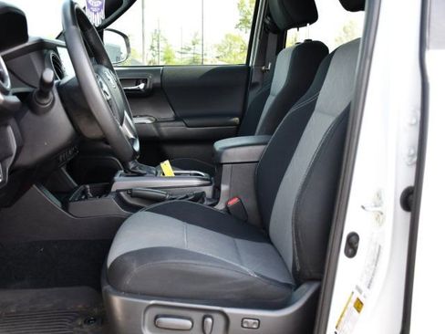 Used 2023 Toyota Tacoma TRD Off-Road w/ Advanced Technology Package image 14