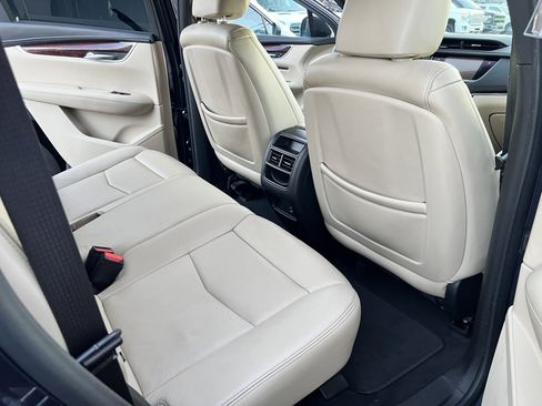 Used 2018 Cadillac XT5 Luxury image 14
