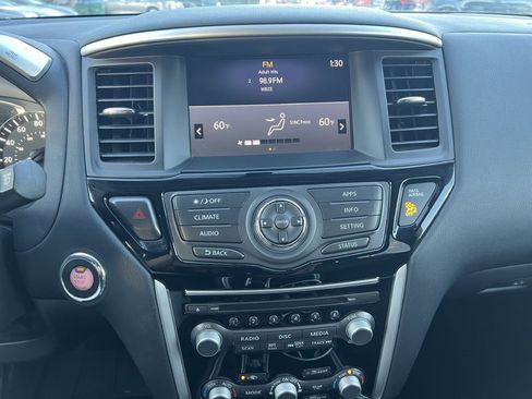 Used 2020 Nissan Pathfinder S image 17