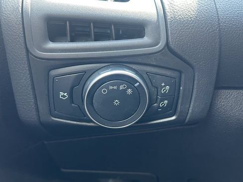 Used 2015 Ford Focus SE FWD image 5