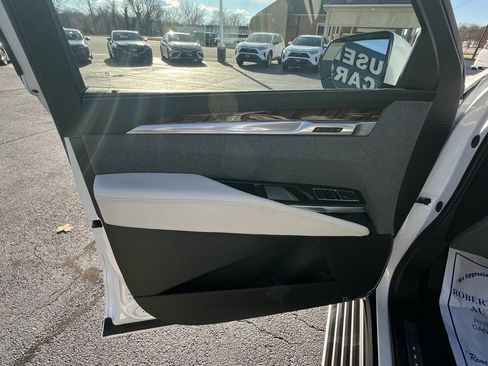 Certified 2025 Cadillac Escalade Sport Platinum image 22