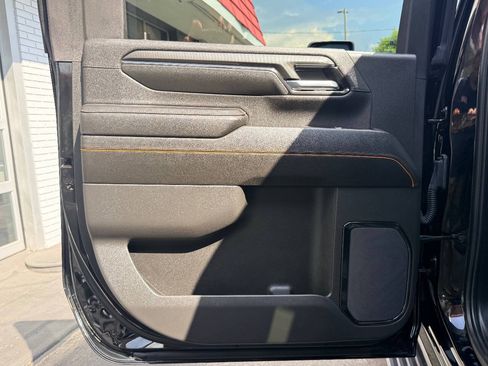 Used 2025 GMC Sierra 2500 AT4 w/ AT4 Premium Plus Package AWD/4WD image 36