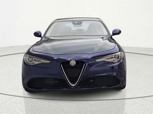 Used 2018 Alfa Romeo Giulia Ti w/ Quick Order Package 22X Lusso image 2
