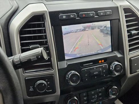 Used 2020 Ford F250 Lariat w/ Chrome Package image 12
