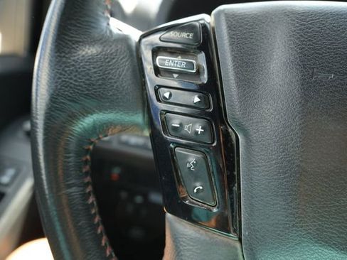 Used 2025 Nissan Frontier PRO-4X AWD/4WD image 18