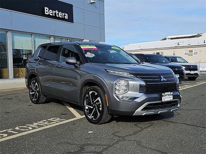 Used 2024 Mitsubishi Outlander SE