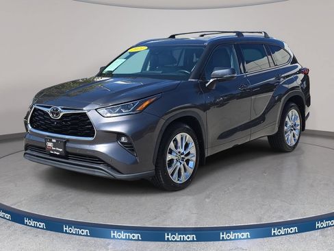 Used 2021 Toyota Highlander Limited FWD image 1
