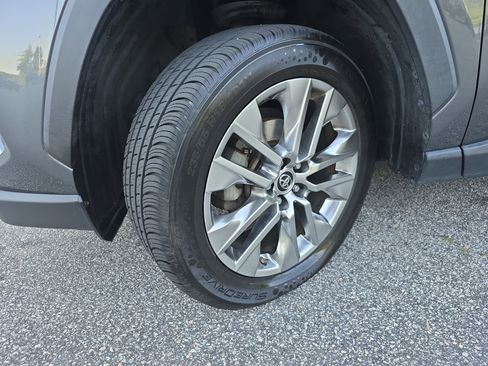 Used 2019 Toyota RAV4 Limited w/ Advanced Technology Package FWD image 30