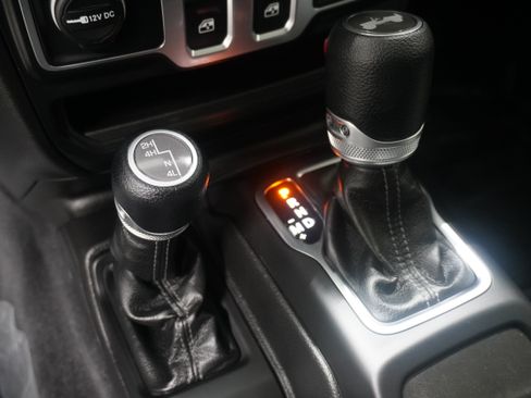 Used 2025 Jeep Wrangler Sport AWD/4WD image 20