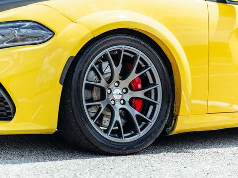 Used 2018 Dodge Charger SRT w/ Technology Group RWD image 41