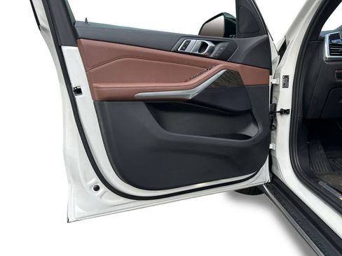 Used 2023 BMW X5 xDrive40i w/ Premium Package image 16