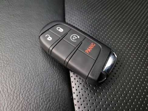 Used 2019 Jeep Compass Limited image 32