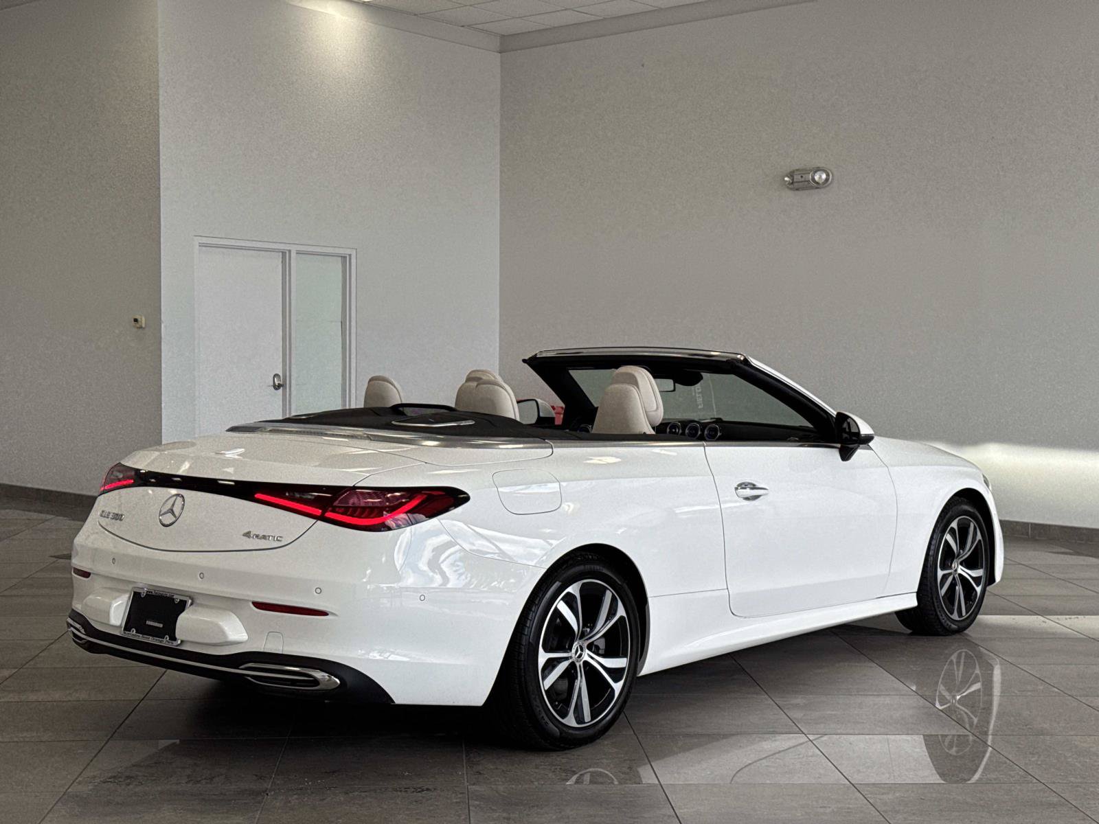 Certified 2024 Mercedes-Benz CLE 300 4MATIC Cabriolet image 23