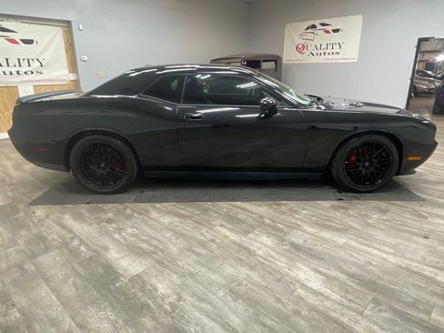 Used 2009 Dodge Challenger SRT8 RWD image 11