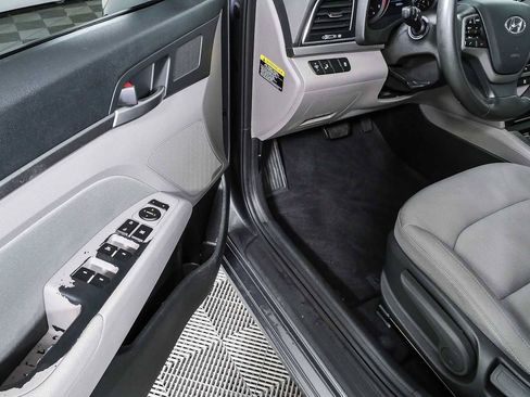 Used 2018 Hyundai Elantra Value Edition w/ Cargo Package FWD image 7