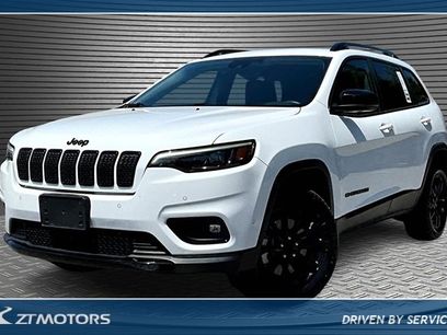 Used 2023 Jeep Cherokee Altitude Lux