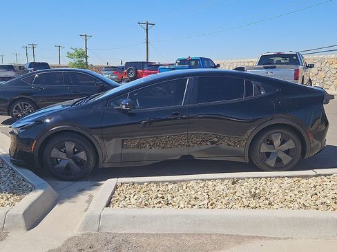 Used 2023 Toyota Prius LE image 4