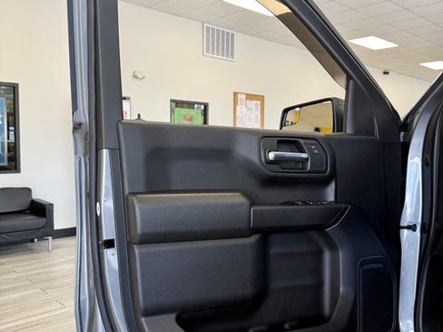 Used 2022 Chevrolet Silverado 1500 Custom RWD image 15