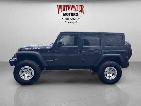 Used 2017 Jeep Wrangler Unlimited Rubicon w/ Connectivity Group AWD/4WD image 2