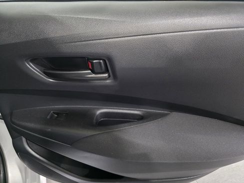 Used 2025 Toyota Corolla LE image 12