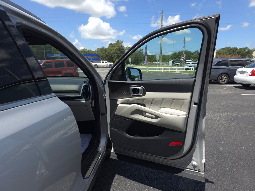 Used 2025 Kia Sorento SX Prestige AWD/4WD image 13