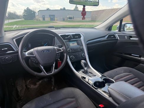 Used 2015 Ford Fusion SE w/ Equipment Group 201A image 9