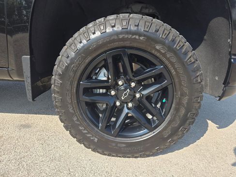 Used 2021 Chevrolet Silverado 1500 Custom Trail Boss w/ LPO, Dark Essentials Package AWD/4WD image 27