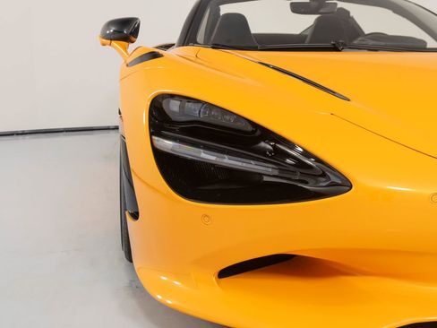 Used 2024 McLaren 750S Spider RWD image 39