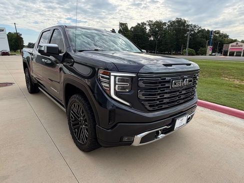 Used 2022 GMC Sierra 1500 Denali Ultimate AWD/4WD image 9