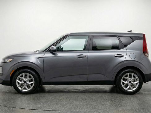 Used 2025 Kia Soul LX w/ LX Technology Package FWD image 5
