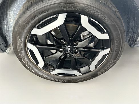 Used 2025 Kia Telluride S image 11