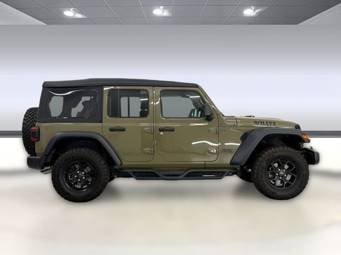 Used 2025 Jeep Wrangler Unlimited Sport AWD/4WD image 8