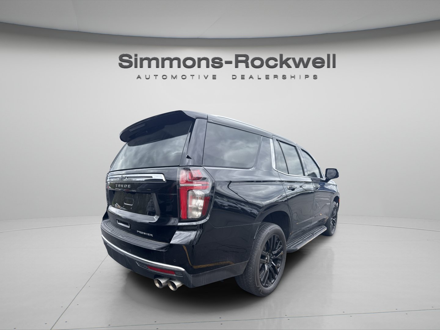 Used 2023 Chevrolet Tahoe Premier w/ Premium Package AWD/4WD image 4
