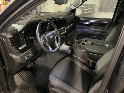 Used 2023 Chevrolet Silverado 1500 LT image 14