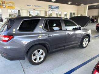 Used 2024 Honda Pilot LX video 1
