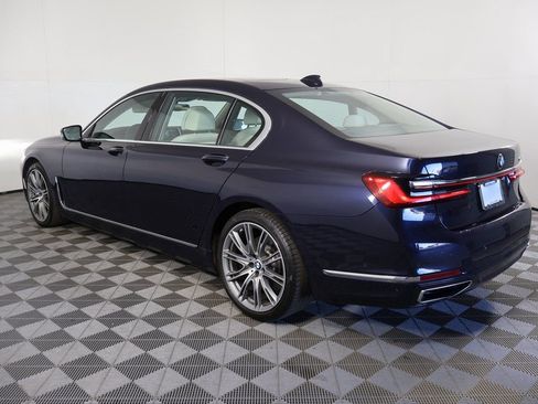 Used 2020 BMW 740i w/ Premium Package image 6