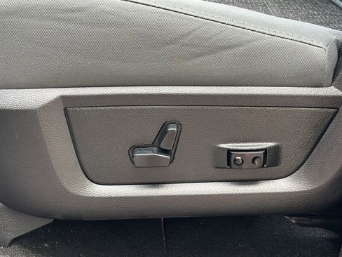 Used 2018 RAM 3500 Big Horn image 22