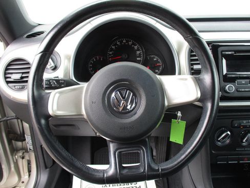 Used 2012 Volkswagen Beetle 2.5 FWD image 27