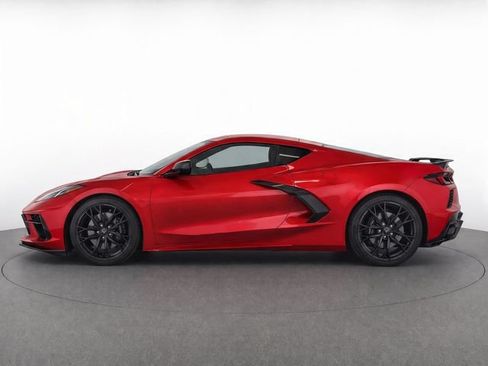 Used 2025 Chevrolet Corvette Stingray Coupe RWD image 3