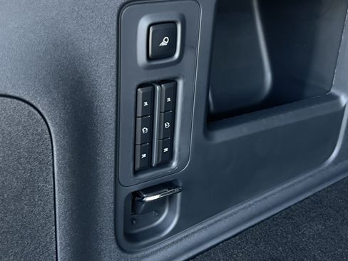 New 2027 Lincoln Navigator Premiere RWD image 24