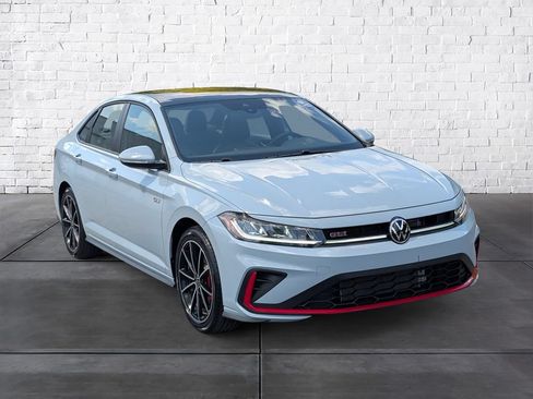 Used 2025 Volkswagen Jetta GLI Autobahn FWD image 2
