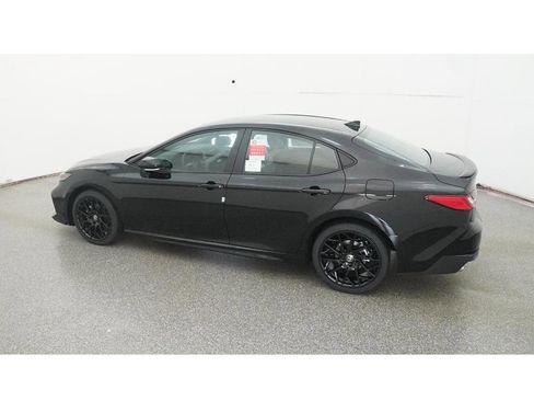 New 2026 Toyota Camry SE image 4