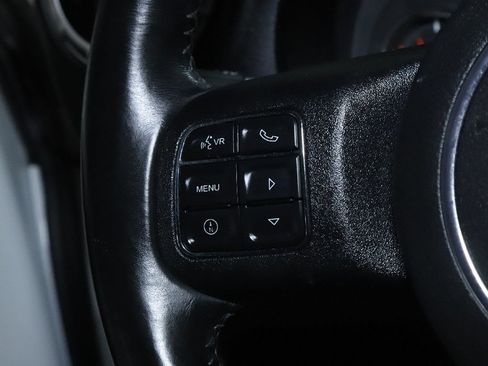Used 2017 Jeep Wrangler Rubicon w/ Connectivity Group AWD/4WD image 17