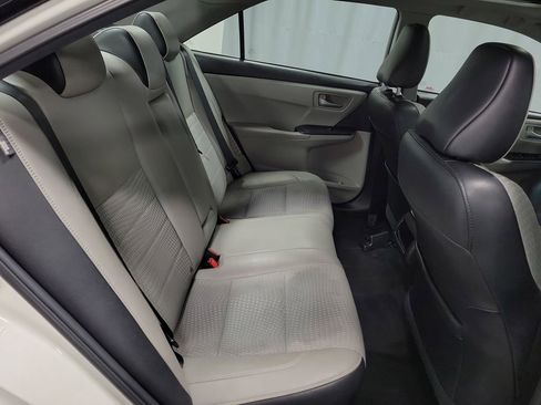 Used 2015 Toyota Camry SE image 25