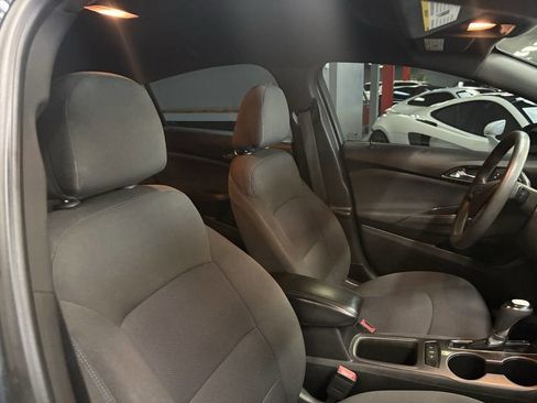 Used 2019 Chevrolet Cruze LT w/ Convenience Package image 21