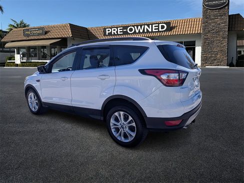 Used 2018 Ford Escape SE w/ Ford Safe & Smart Package image 5