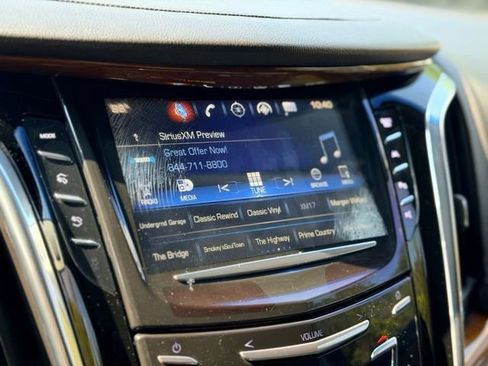 Used 2018 Cadillac Escalade ESV Premium Luxury AWD/4WD image 14